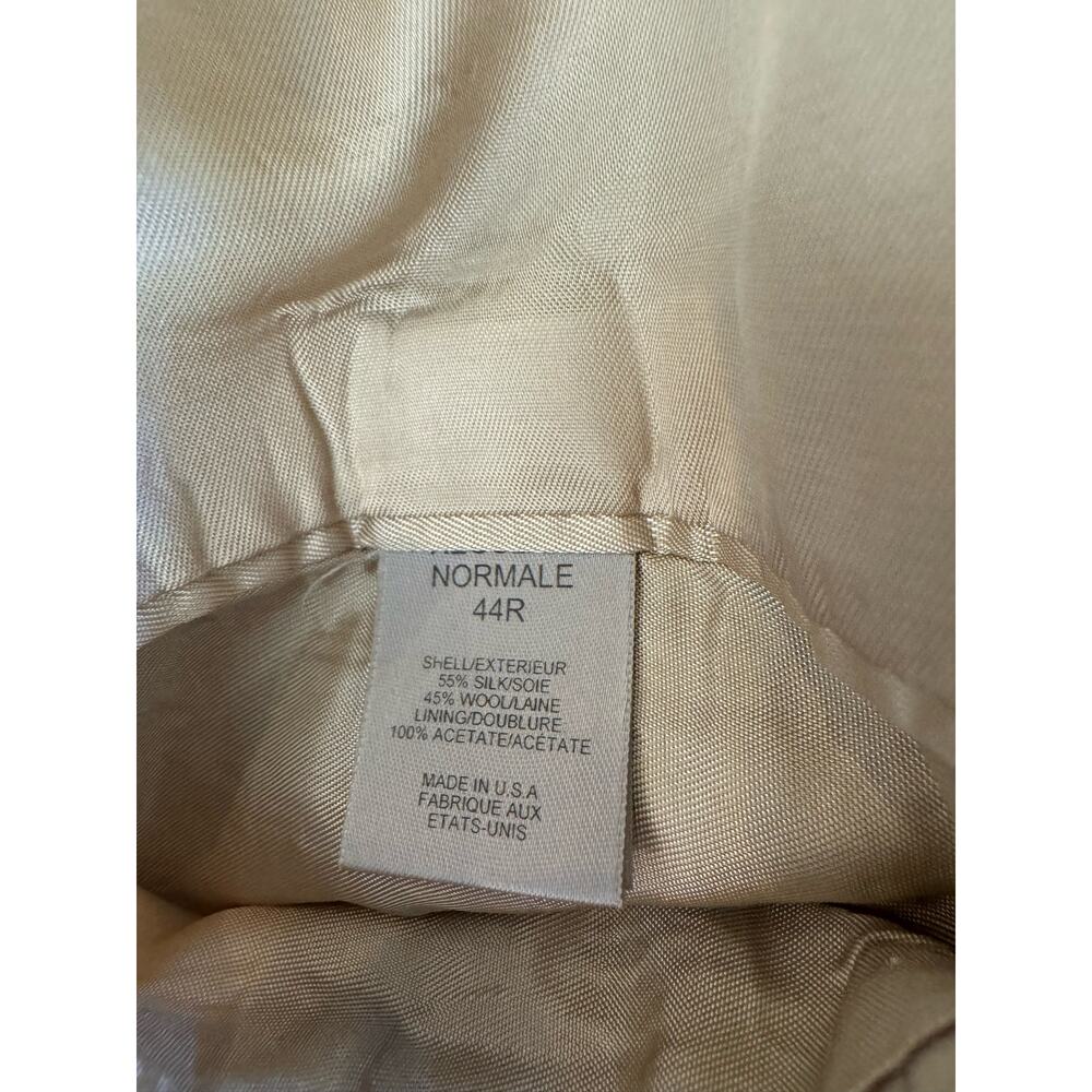 AKA Eddie Bauer Silk and Wool 2 Button Blazer.  Size 44R - Picture 4 of 11